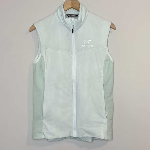 Arcteryx Atom LT Vest in Dew Drop - Picture 5 of 14